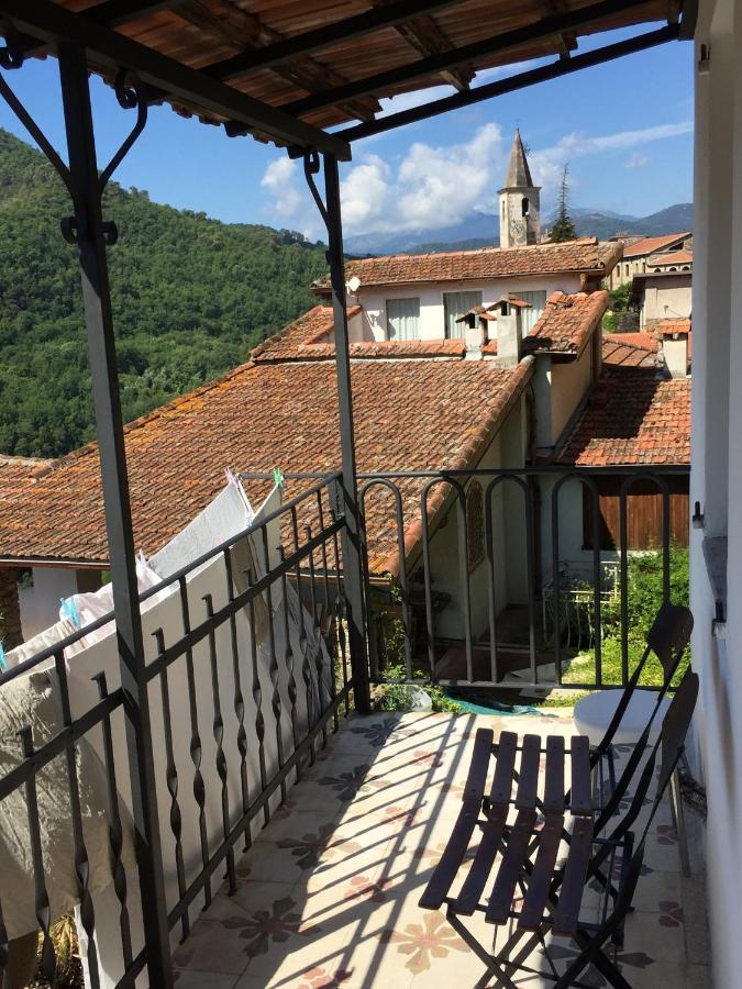 House In The Medieval Village Apricale Buitenkant foto