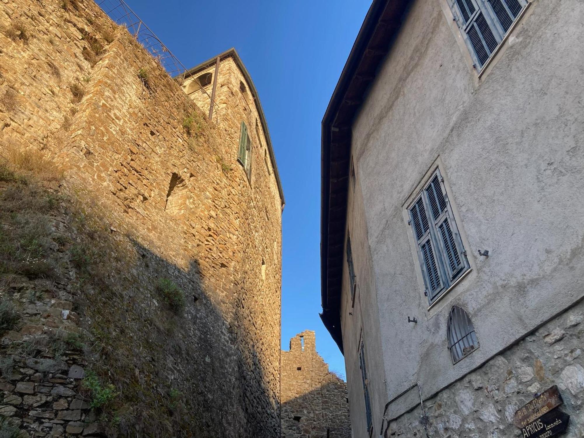 House In The Medieval Village Apricale Buitenkant foto
